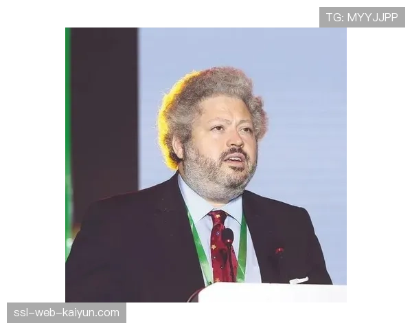 官方：著名战术分析师克里斯托夫·劳伦特加盟曼联教练组，负责赛前情报。